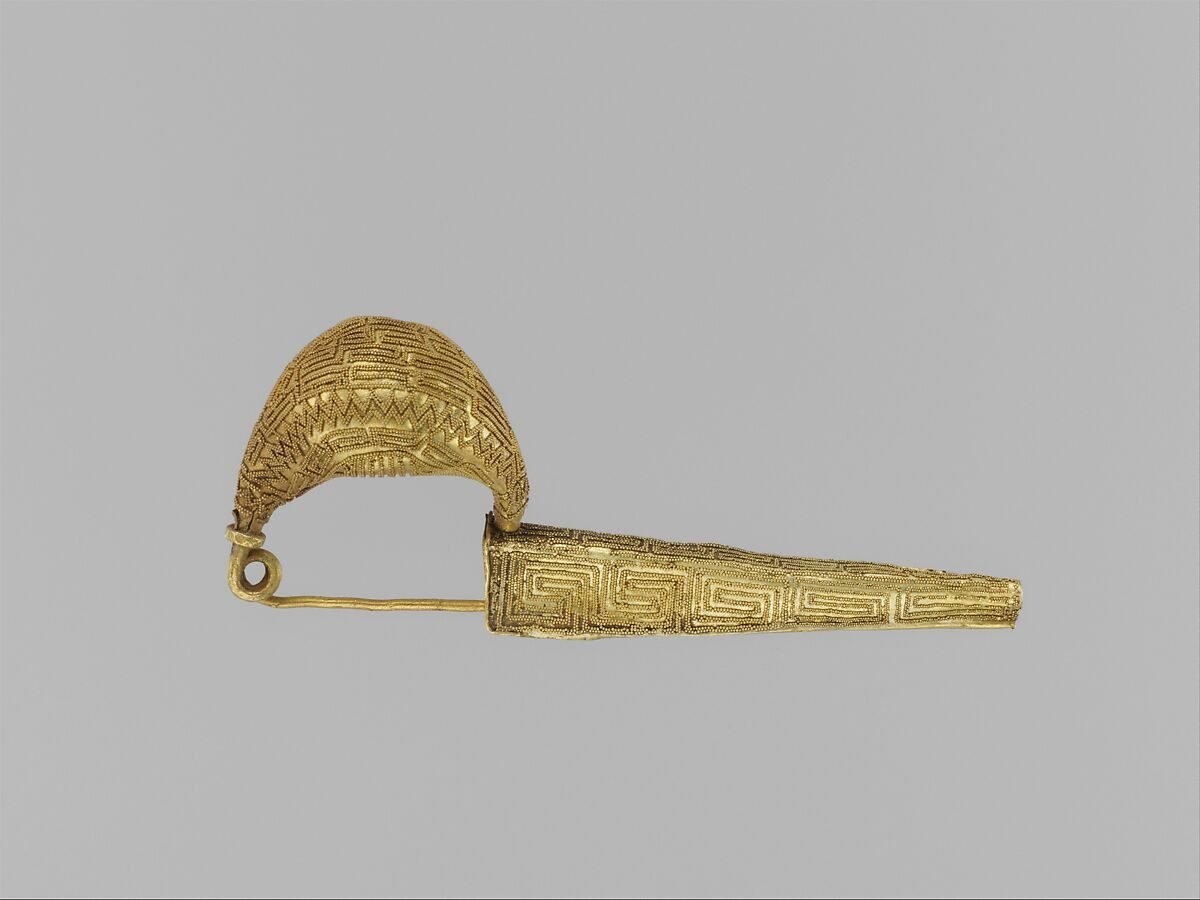 Etruscan gold sanguisuga fibula with geometric granulation